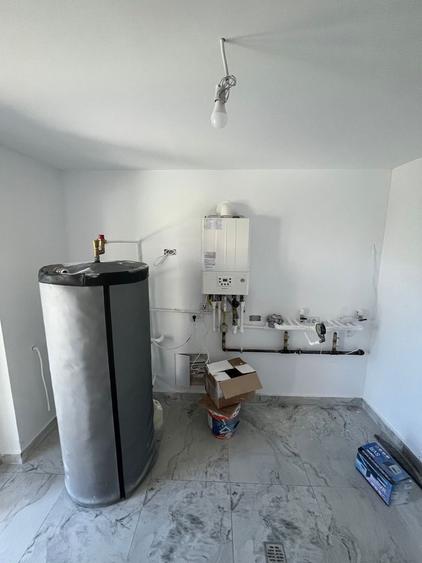 Casă individuală cu 25 camere cu Canalizare în Nord