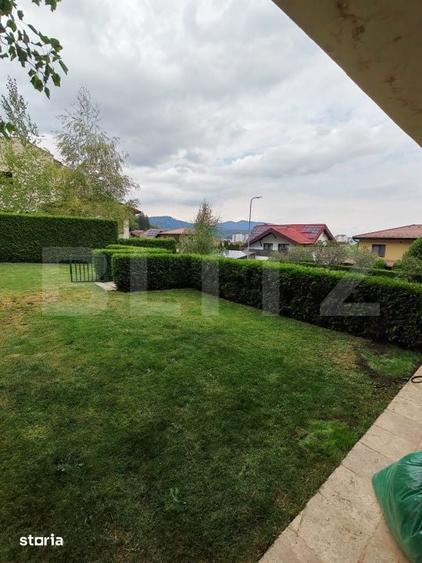 Casă cu 8 camere cu Teren 1000 Mp în Dârste