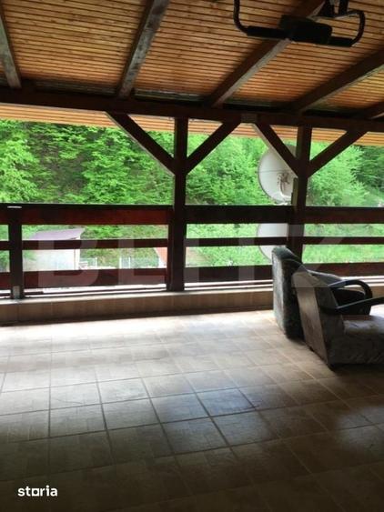 Casă cu 5 camere cu Teren 1000 Mp în Est
