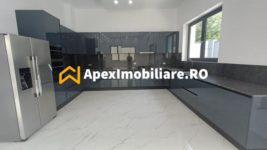 Casă individuală cu 7 camere cu Canalizare în Pipera