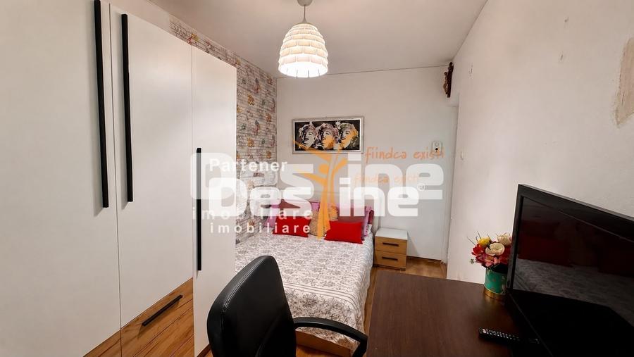 Apartament cu 3 camere semidecomandat, mobilat în Donici