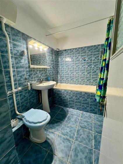 Apartament cu 3 camere decomandat în Nufărul
