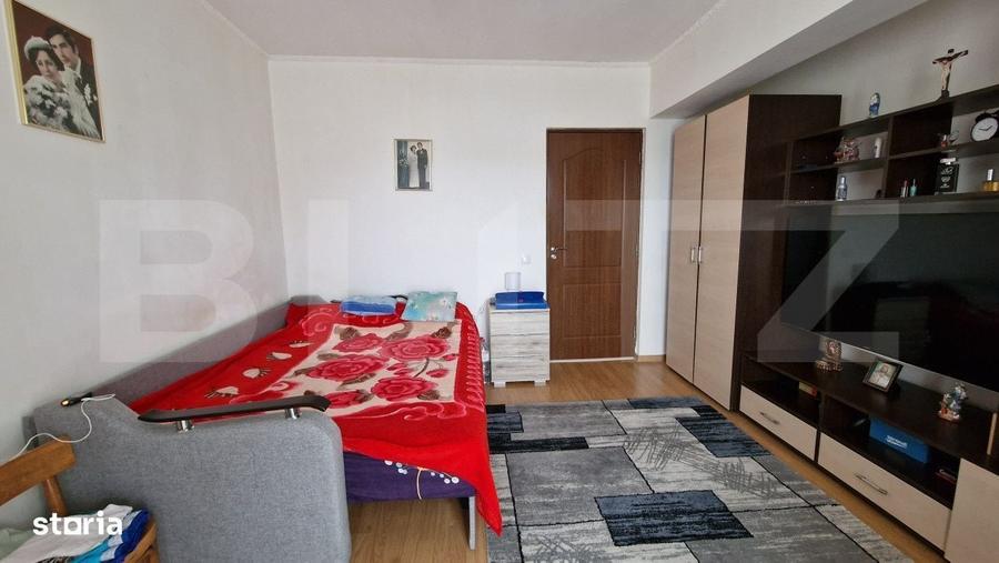 Apartament cu 4 camere semidecomandat în Florești