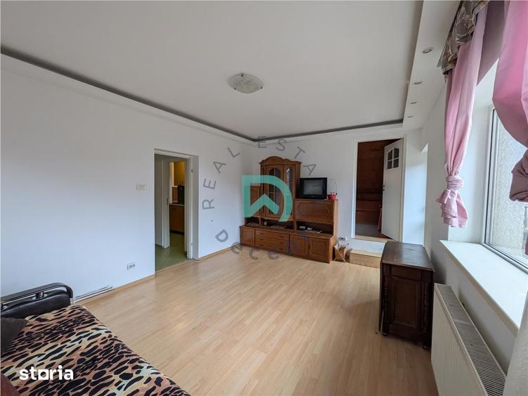 Apartament cu 3 camere decomandat în Valea Cetății