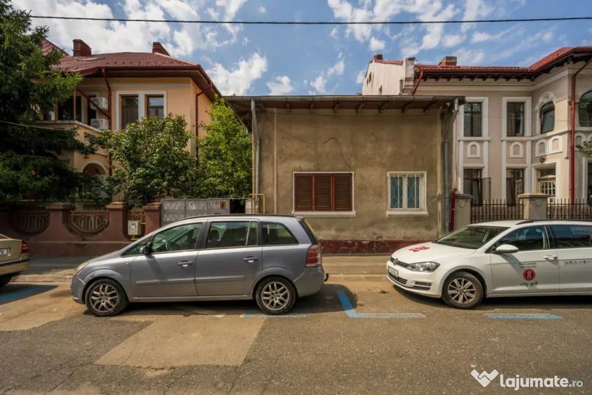 Casă cu 7 camere cu Teren 459 Mp în Ferdinand