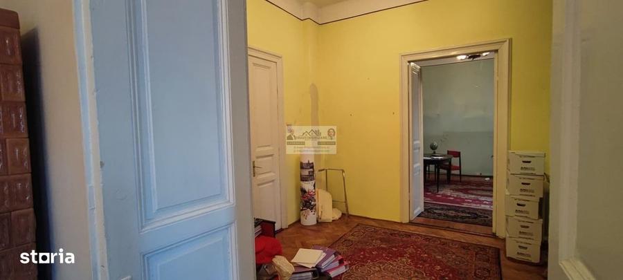 Spațiu comercial, de 300 mp, în Ultracentral