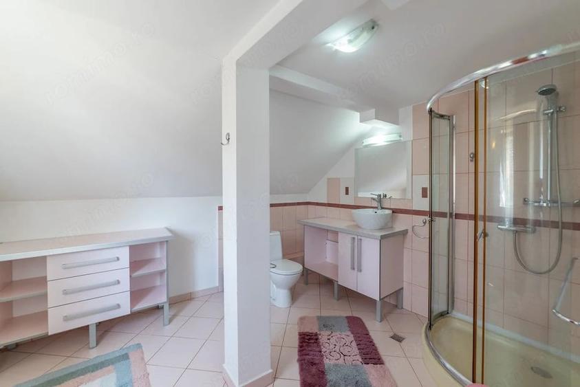 Casă cu 6 camere cu Teren 475 Mp în Găvana