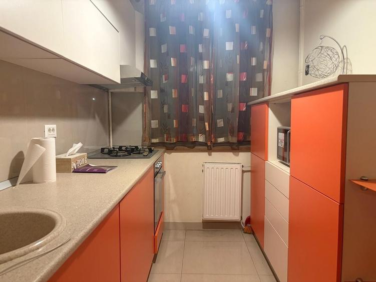 Apartament cu 2 camere semidecomandat, mobilat în Grivița