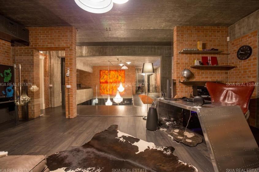 Casă individuală cu 12 camere cu Piscina în Nord