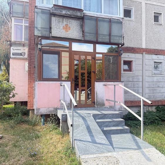 Apartament cu 2 camere decomandat în Soarelui