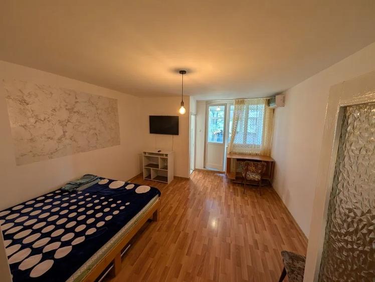 Apartament cu 1 camera, decomandat, etajul 1/9, zona Tatarasi - 1