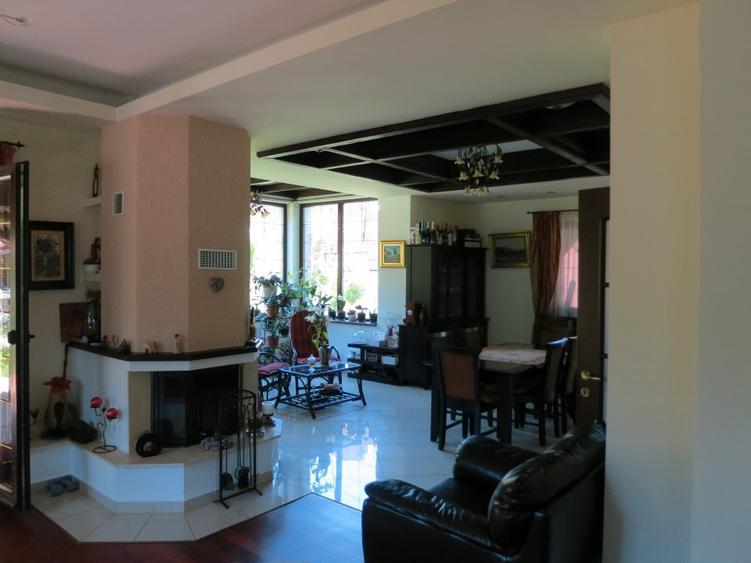 Casă individuală cu 7 camere cu Teren 800 Mp în 1 Mai