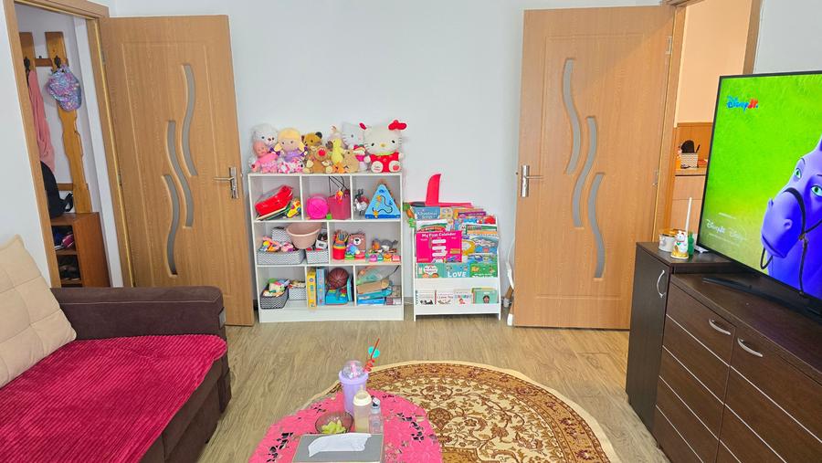 Apartament cu 2 camere semidecomandat în Gojdu