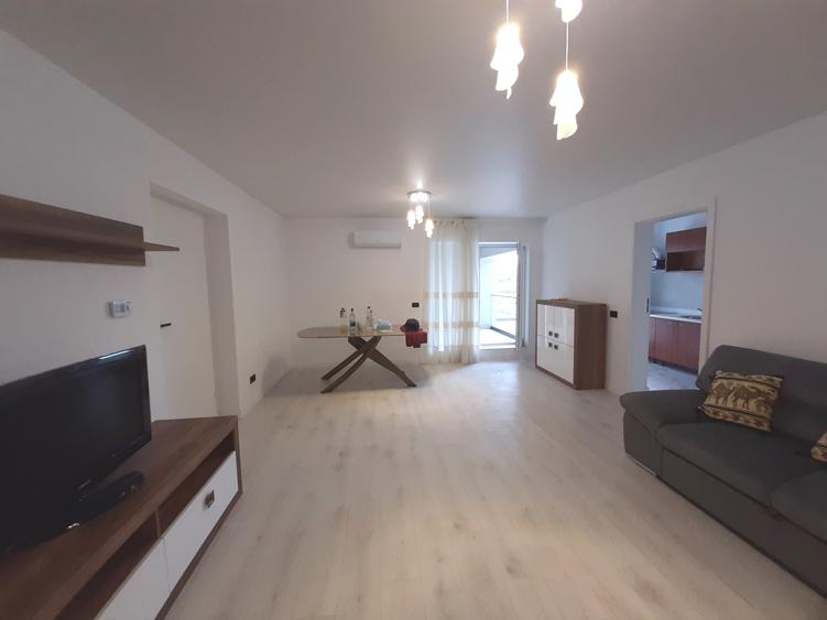 Apartament cu 2 camere decomandat în Berceni
