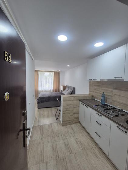 Garsonieră decomandată în Central