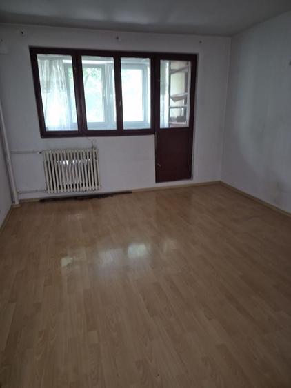 Apartament cu 2 camere semidecomandat în Drumul Taberei