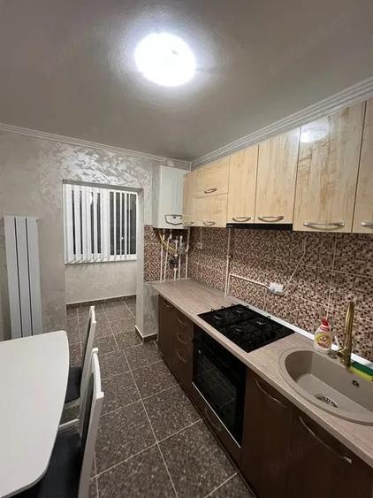 Apartament cu 2 camere decomandat în Școlilor