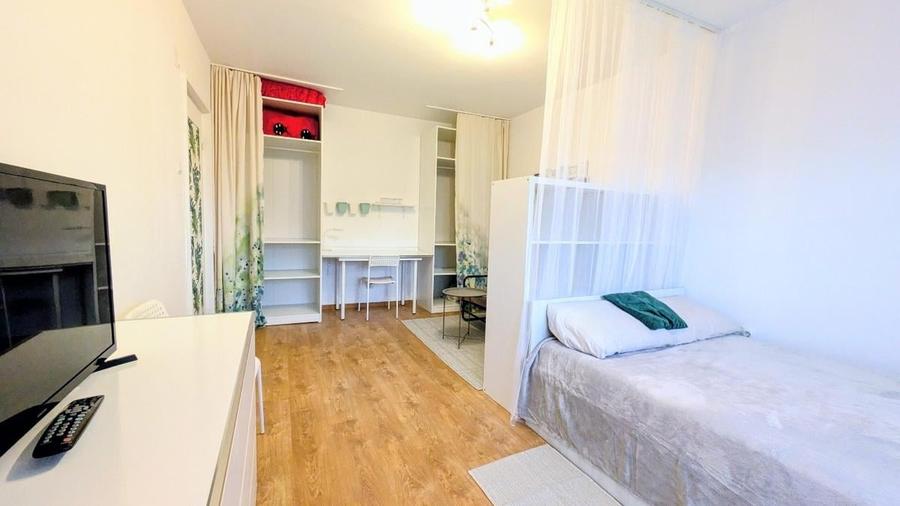 Garsonieră decomandată în Gorjului