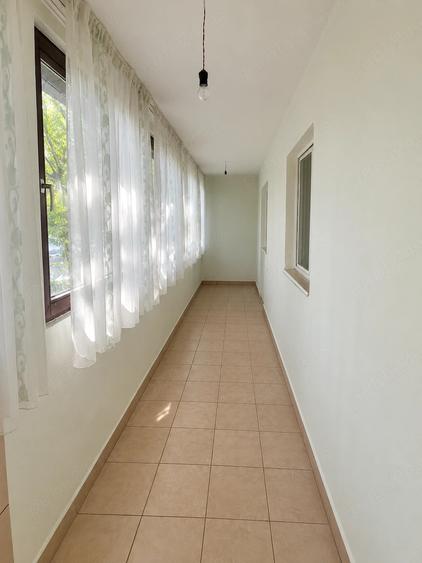 Apartament cu 3 camere decomandat, mobilat în Lipovei