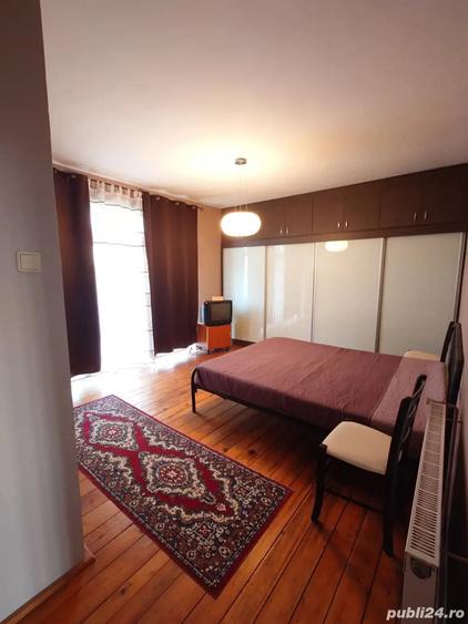 Casă cu 6 camere cu Teren 4500 Mp în Torontalului