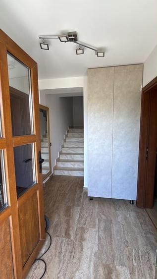 Casă individuală cu 3 camere cu Canalizare în Roșu