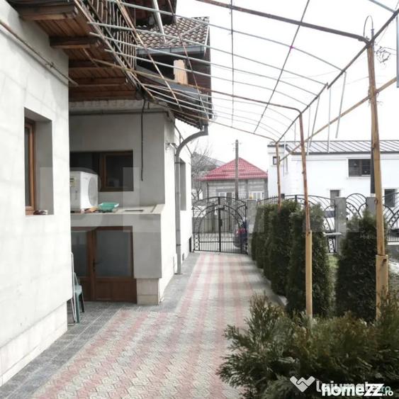 Casă cu 5 camere cu Teren 296 Mp în Central