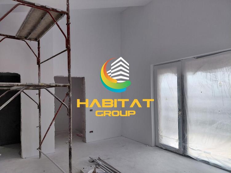 Apartament cu 5 camere decomandat în Est