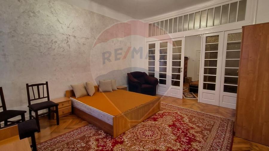 Casă individuală cu 3 camere cu Canalizare în Central