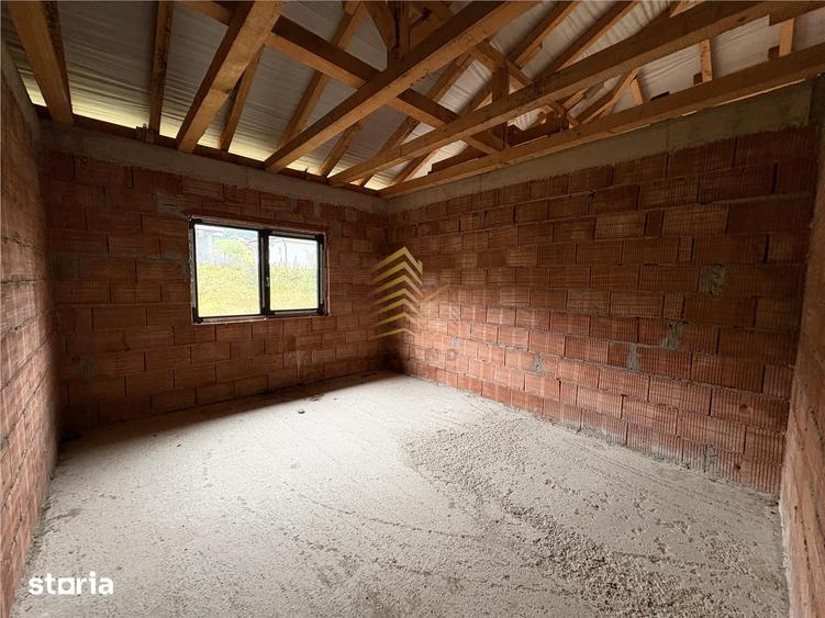 Casă cu 5 camere cu Teren 500 Mp în Central