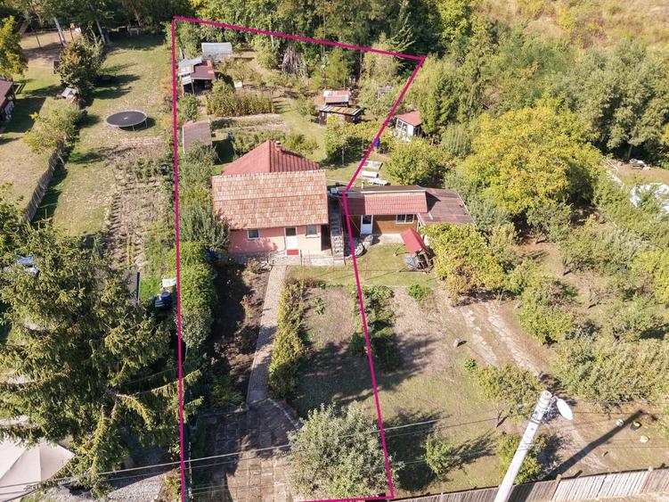 Casă individuală cu 2 camere cu Teren 1500 Mp în Becaș
