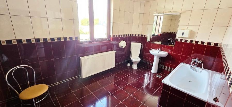 Apartament cu 4 camere decomandat în Băneasa