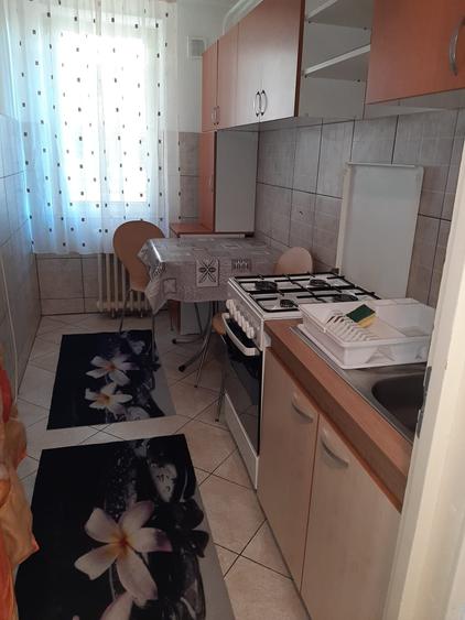 Garsonieră decomandată în Șcheia