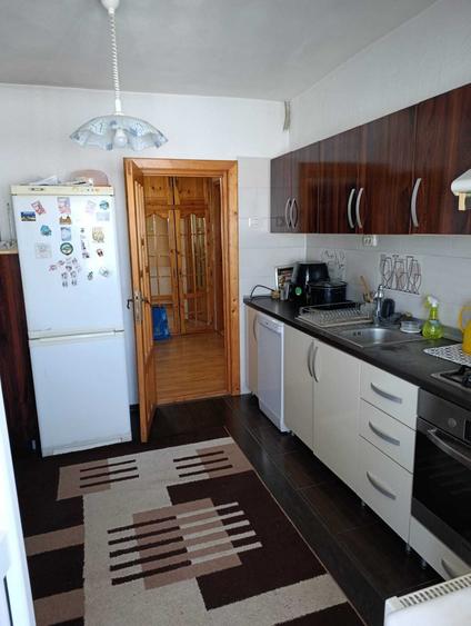 Inchiriez apartament 2 camere, decomandat, cartier Zamca ( in spatele Colegiului Mihai Eminescu ). - 2