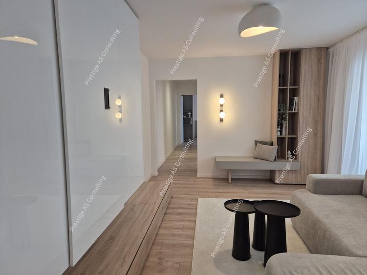 Apartament cu 3 camere semidecomandat, mobilat în Circumvalațiunii