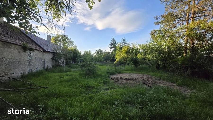 Casă cu 3 camere decomandat cu Teren 1100 Mp în Părău