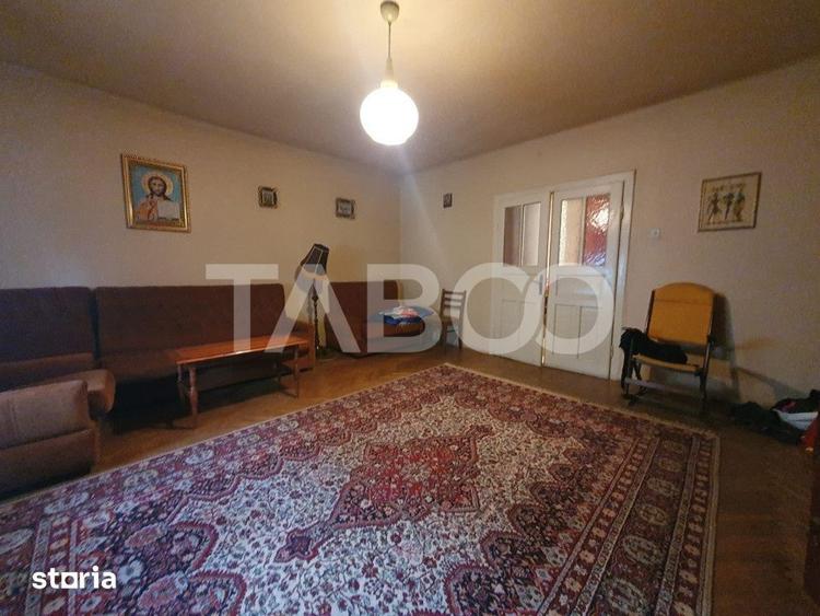 Casă cu 4 camere cu Teren 374 Mp în Central