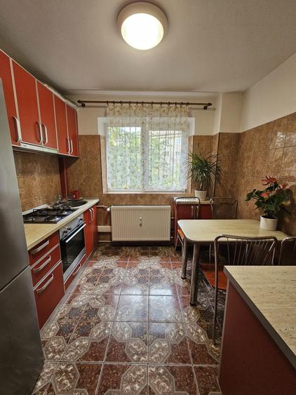 Apartament cu 3 camere decomandat în Nufărul