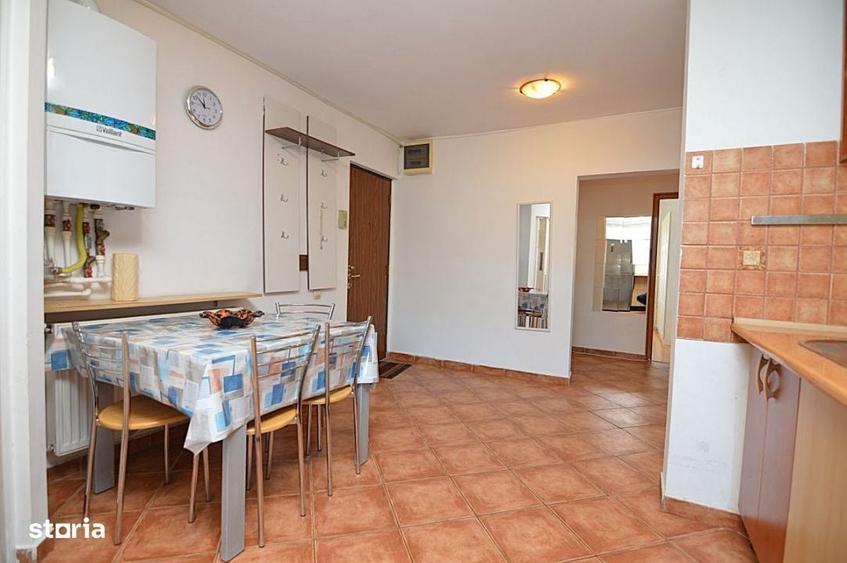 Apartament cu 3 camere decomandat în Cățelu
