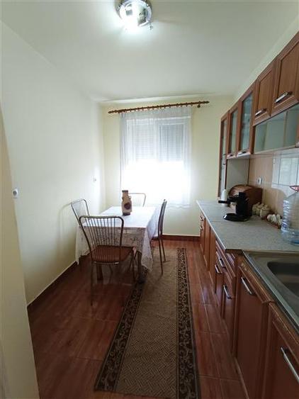 Apartament cu 2 camere semidecomandat, mobilat în Nord