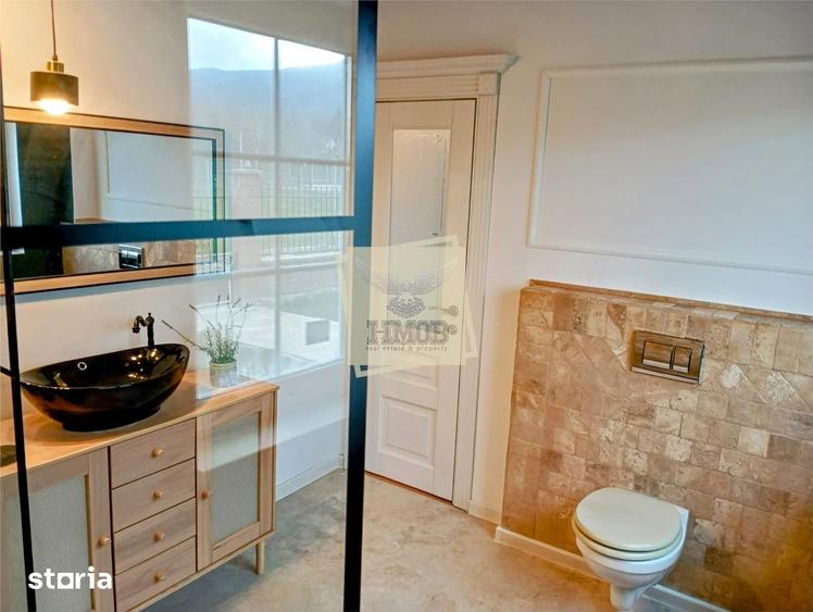 Casă cu 5 camere cu Teren 800 Mp în Sadu