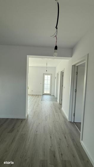 Casă cu 3 camere cu Teren 300 Mp în Central