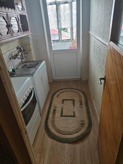 Garsonieră decomandată în Coman