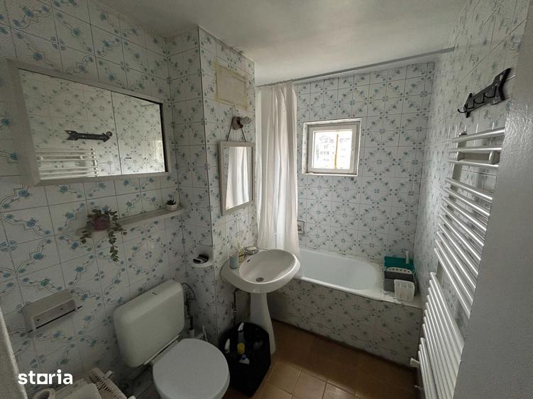Apartament cu 2 camere semidecomandat în Soarelui