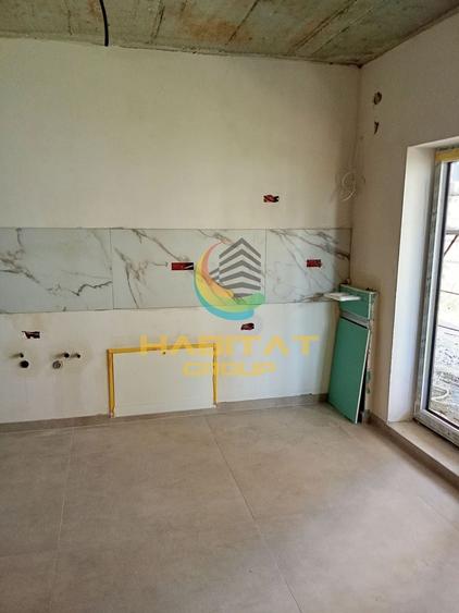 Apartament cu 3 camere semidecomandat în Vest