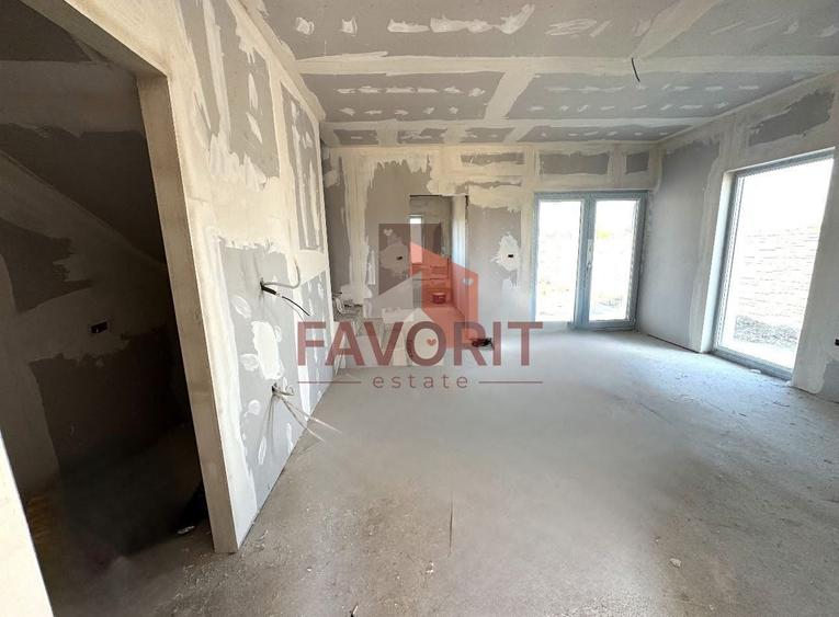 Duplex cu 4 camere cu Canalizare în Moșnița Nouă