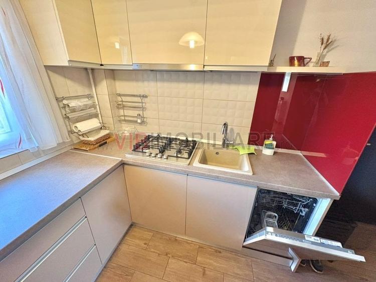 Apartament cu 3 camere semidecomandat în Gara de Nord