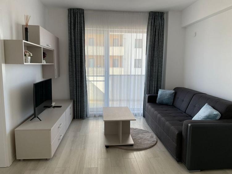 Apartament cu 3 camere semidecomandat în Dosu Bricii