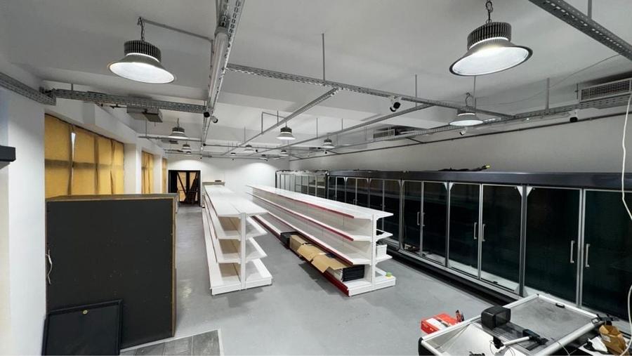 Spațiu comercial, de 350 mp, în Central