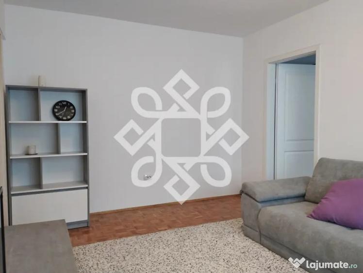 Apartament cu 3 camere semidecomandat în Rogerius