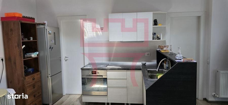 Casă cu 4 camere decomandat în Semicentral